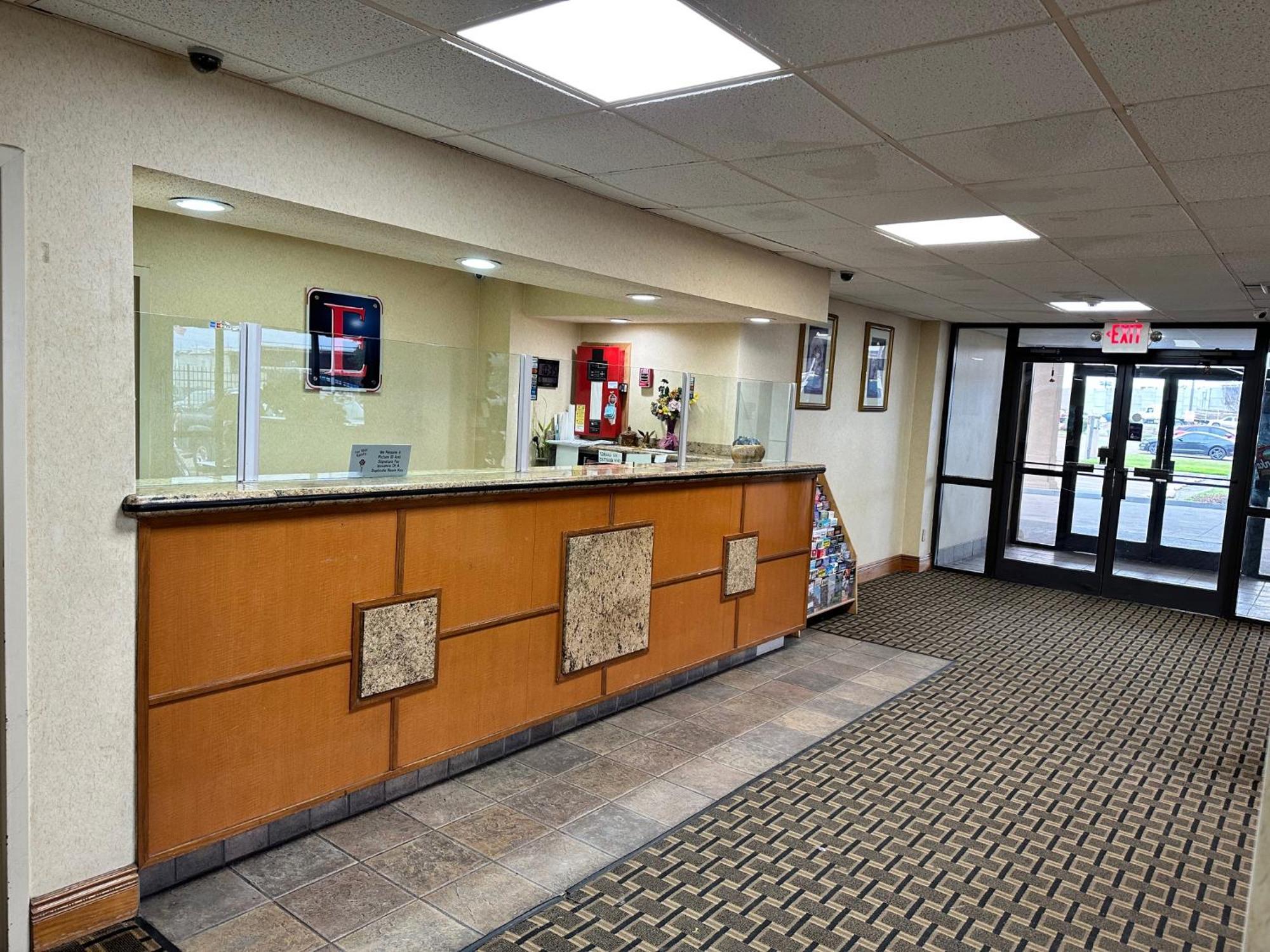 Executive Inn Dallas Ngoại thất bức ảnh